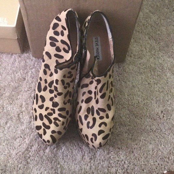 Size 9.5 Steve Madden booties - Picture 2 of 4